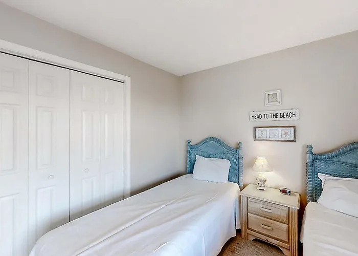 Open And Elegant With Access Shared Pool Boat & Fishing Pier Holiday home